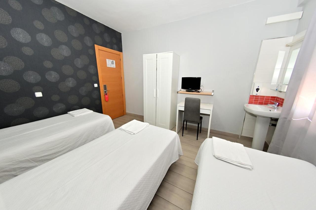 Double or Twin Room with Extra Bed and Shared Bathroom,1156869261:JPEG